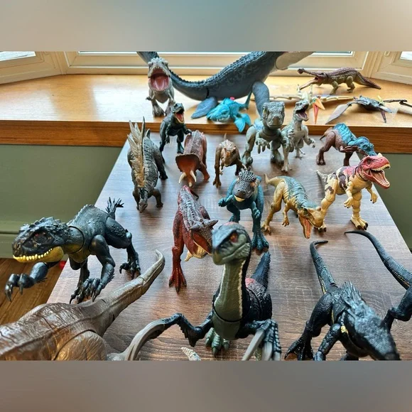 Jurassic World Set Of 33 Dinosaurs - Picture 4 of 13